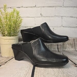 ANNE KLEIN BLACK LEATHER SLIP ON MULES SMALL HEEL SQUARE TOE WOMENS SIZE 7.5